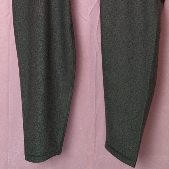 Old Navy Active PowerSoft Extra High Rise Go Dry Leggings in Gray size XXL - Picture 3 of 7